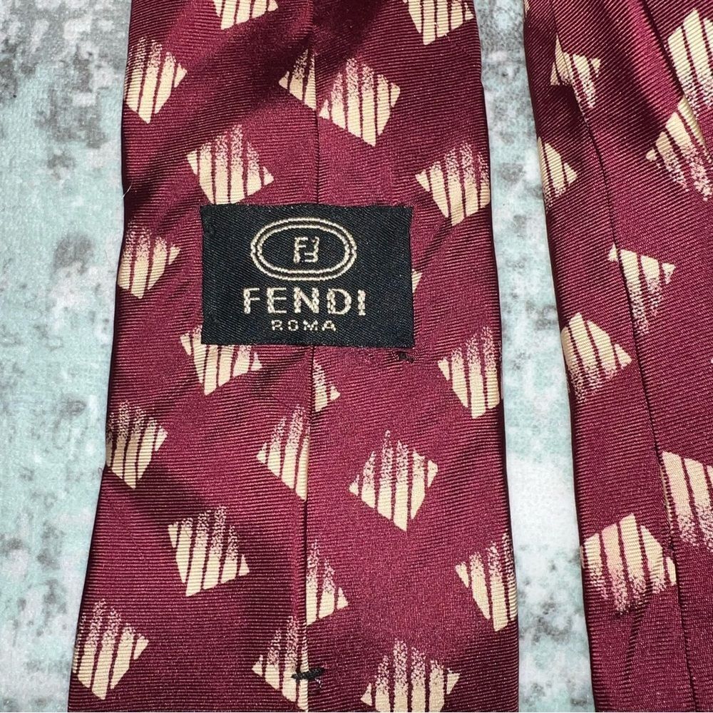 Fendi Elegant Burgundy and Gold Men's Tie - Picture 2 of 3